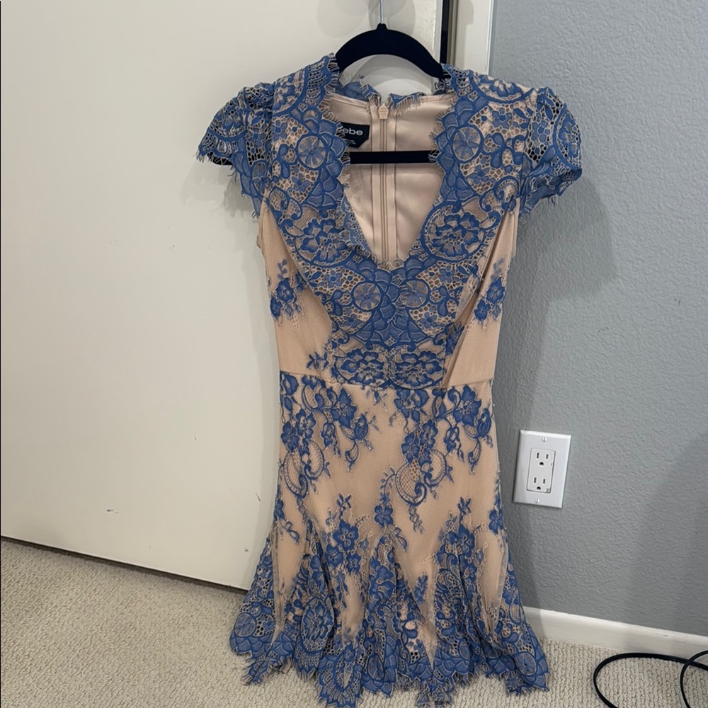 Bebe Blue and Tan Sheath Dress V-Neck Flutter Cap Sleeves
